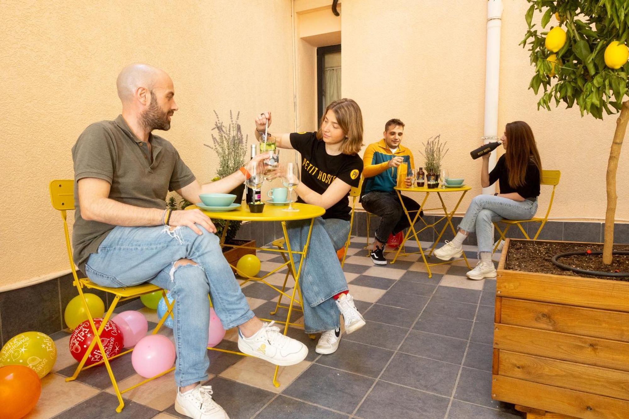 Petit Hostel Palacio Real Madrid Ngoại thất bức ảnh